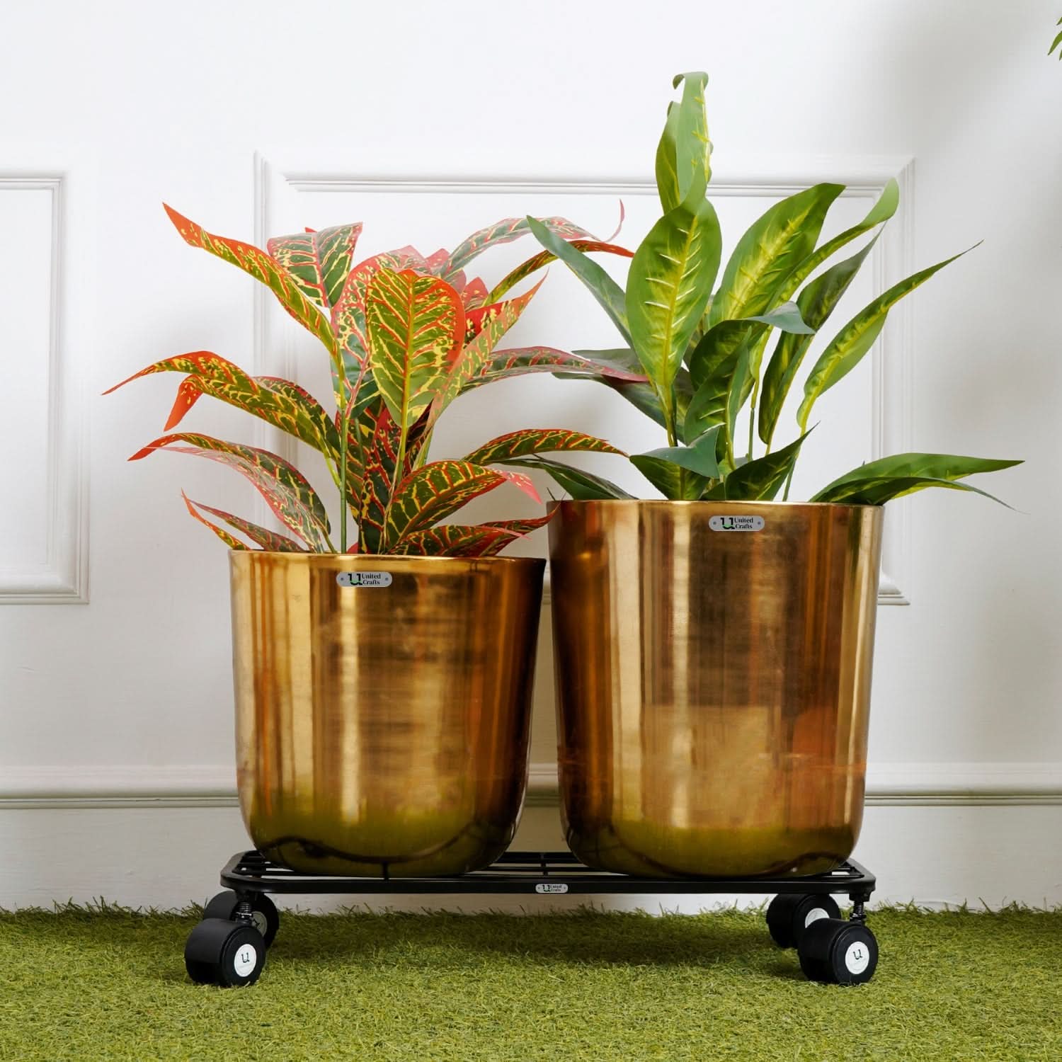 United Crafts Ruvo Metal Pot Stand for Home & Garden Décor