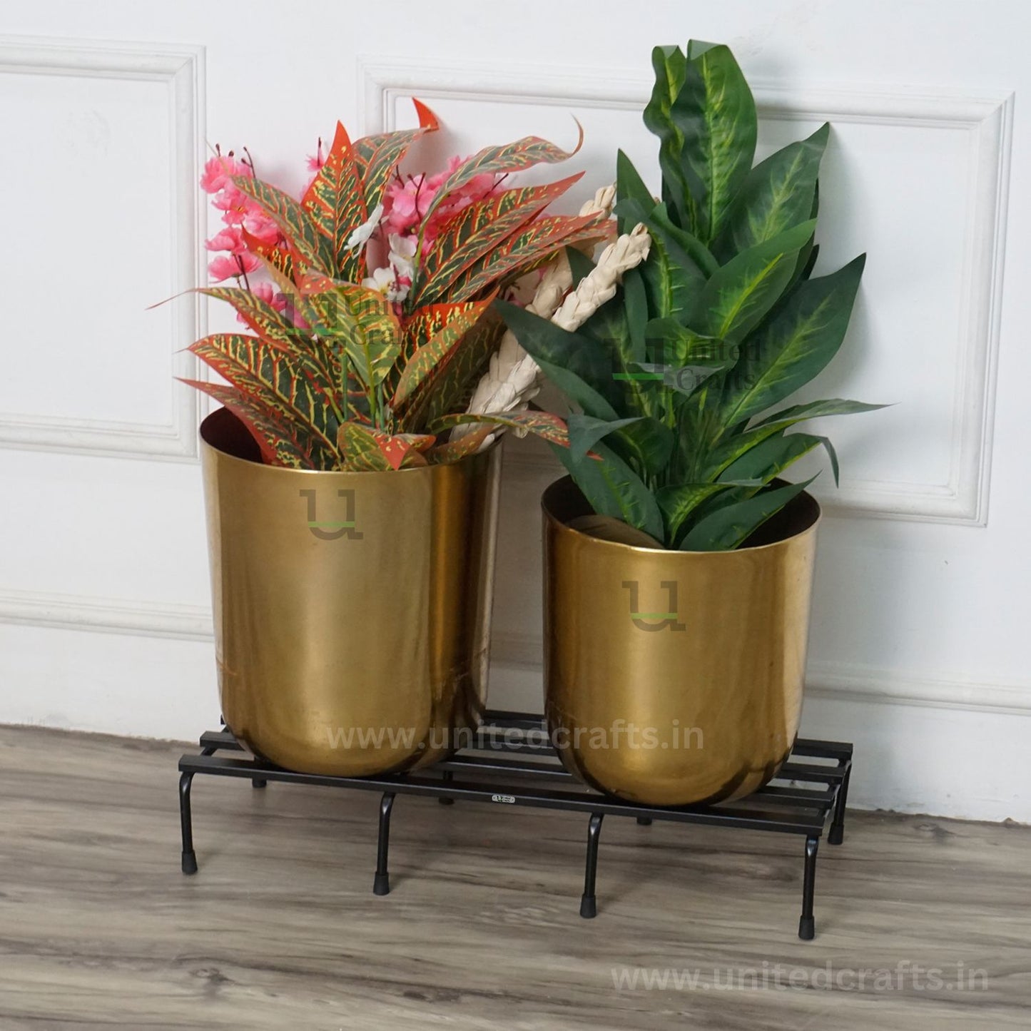 United Crafts Ruged Metal Stands for Pots/Gamla