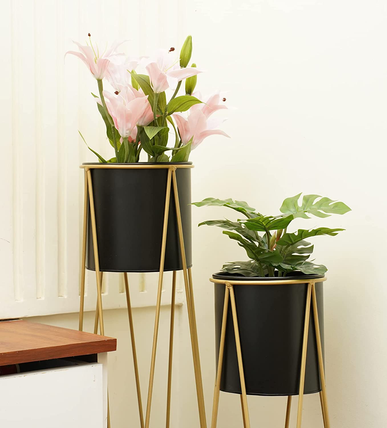 Luxury Metal Wire Planter Stand for Home Décor (Gold & Black Set of 2)