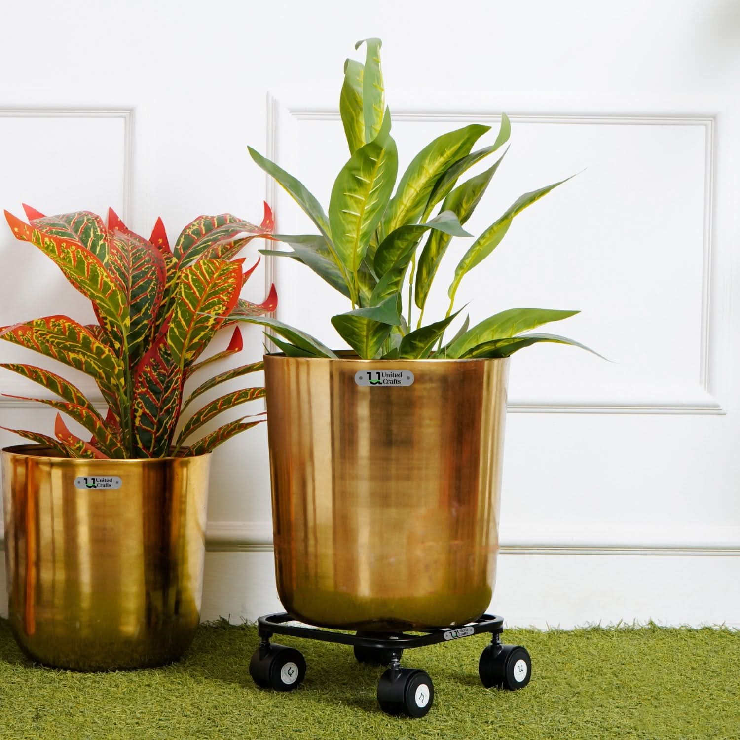 United Crafts Liva Wheel Pot Stands for Planters